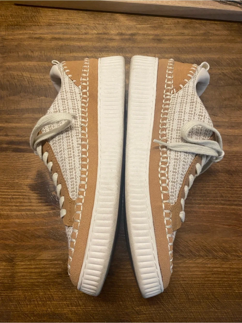 DOLCE VITA woven sneakers - Casual Cream & Tan Women’s Low-Top Sneakers - size 8